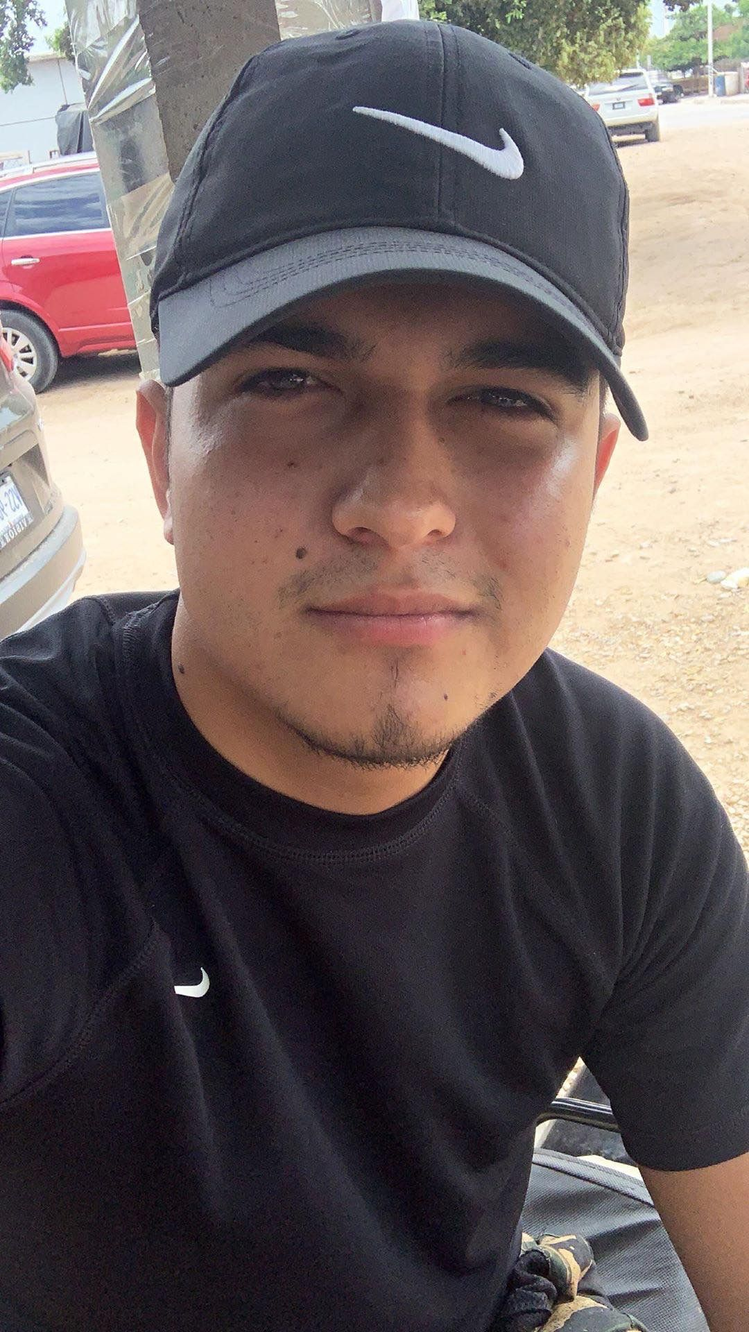 <strong>Carlos R.</strong>
